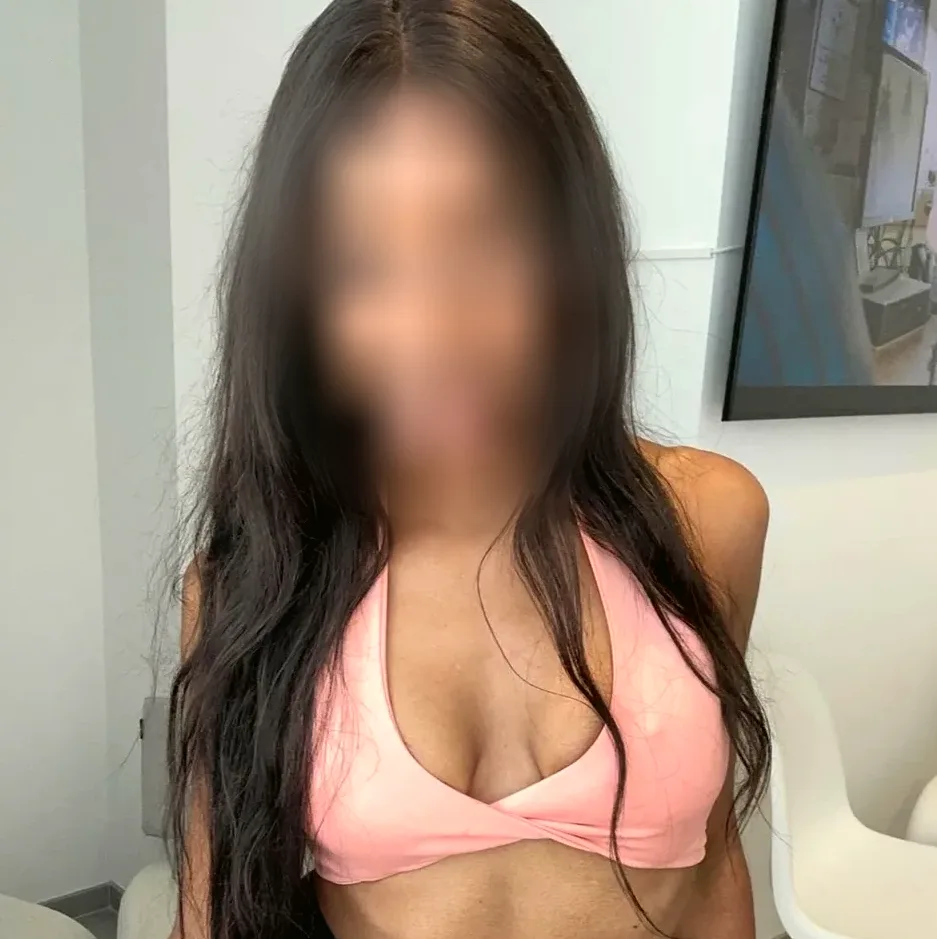 Holly, 29