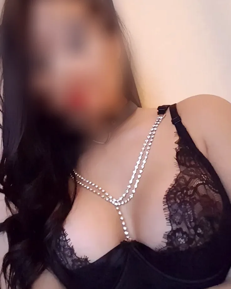 Molly, 32